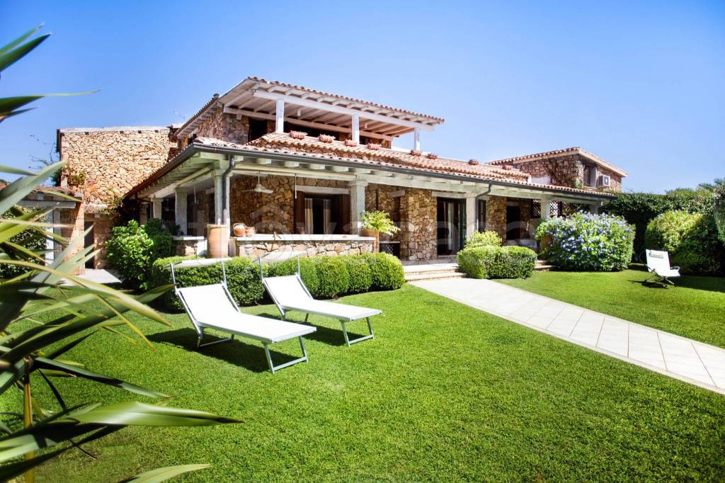 Villa Bifamiliare in vendita a Olbia via Sa Tazza