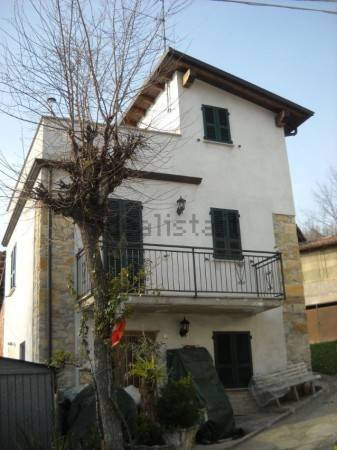 Villa in in vendita da privato ad Alta Val Tidone strada Comunale Monte Piscina, 1
