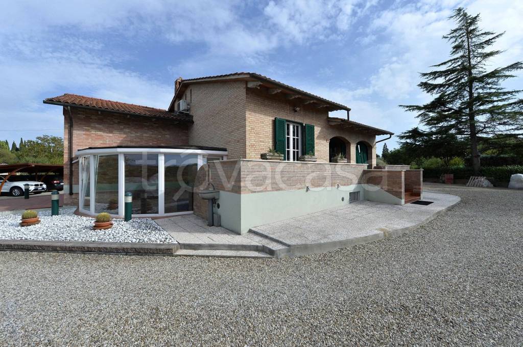 Villa Bifamiliare in vendita a Siena