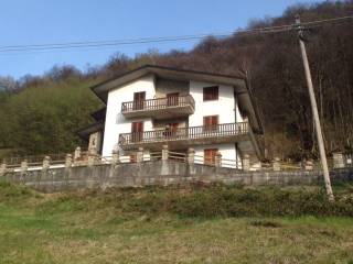 Villa bifamiliare in in vendita da privato a schignano via vittoria peduzzi