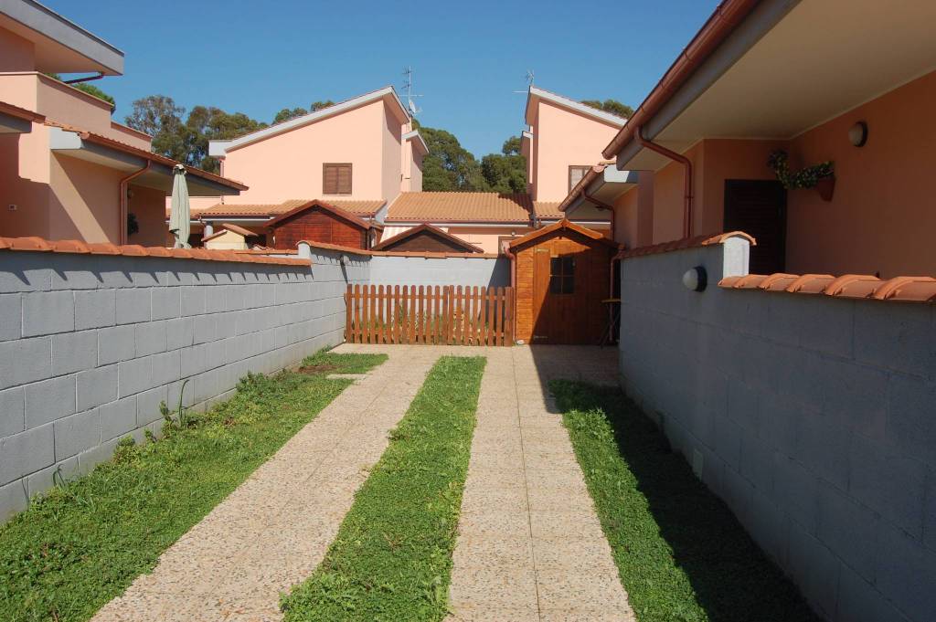 Villa a Schiera in in vendita da privato ad Ardea via della Caffarella, 36