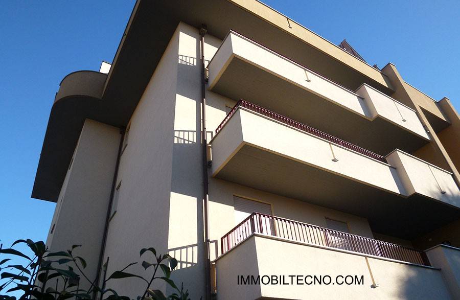 Appartamento in vendita a Cesano Maderno via Benaco