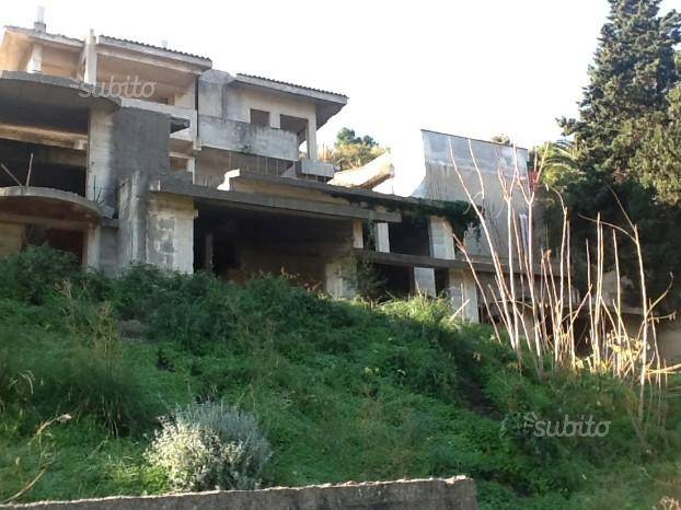 Villa Bifamiliare in vendita a Palermo via Pietro Calandra