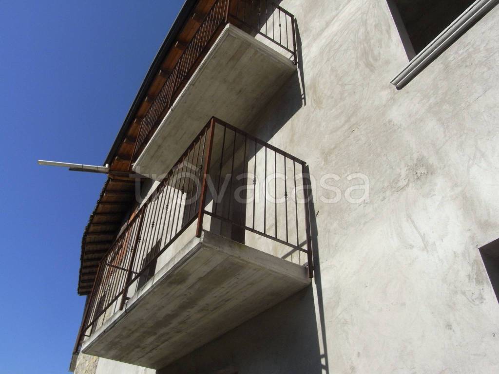 Appartamento in vendita a Zogno via Spino al Brembo, 35