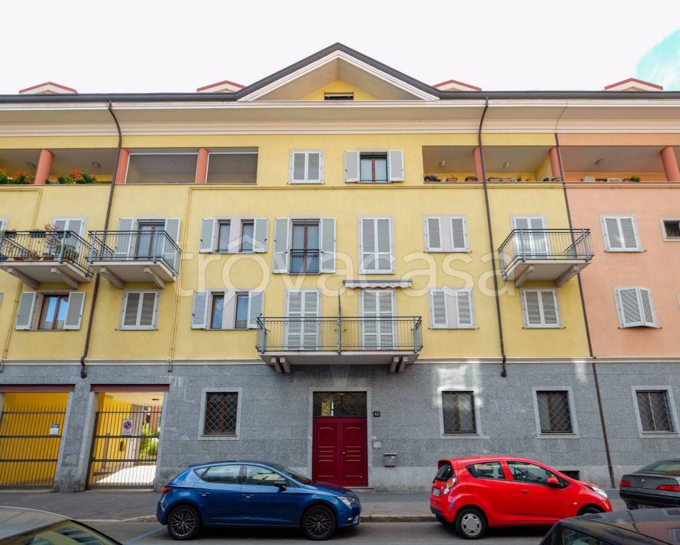 Mansarda in affitto a Milano via Innocenzo Isimbardi, 40