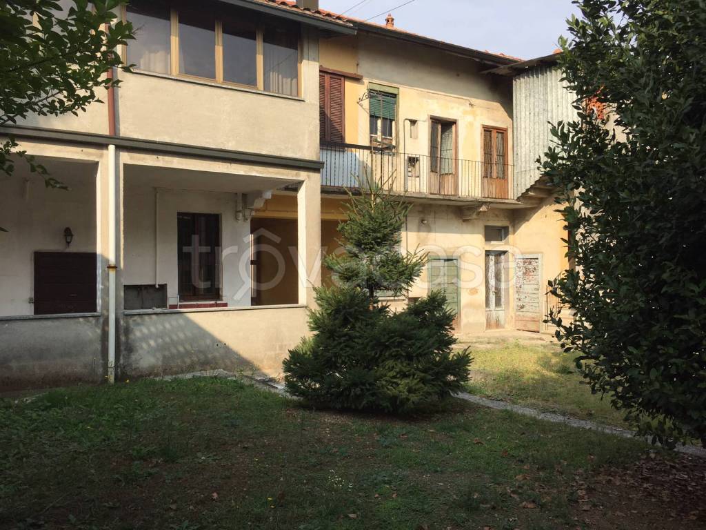 Villa Bifamiliare in vendita a Marcallo con Casone via Stefano Jacini