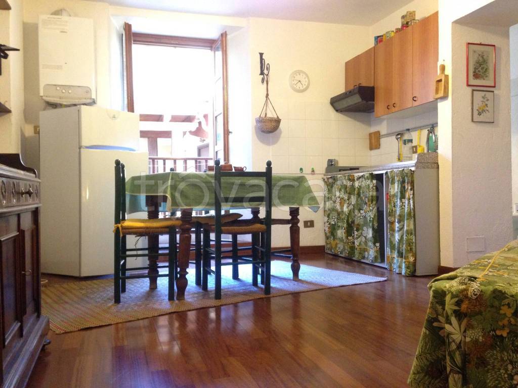 Appartamento in vendita a Oulx via Roma, 35