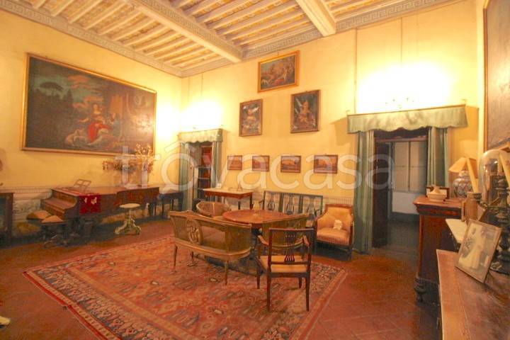 Villa in vendita a Pescia piazza della Maddalena