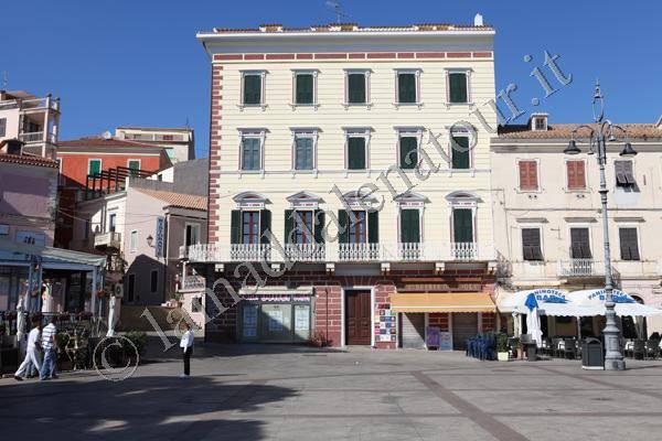 Appartamento in affitto a La Maddalena piazza Umberto I