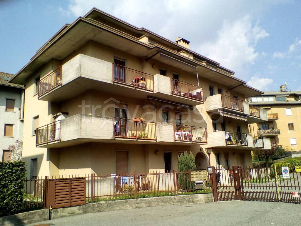 Appartamento in in vendita da privato a Clusone via Don Giovanni Bosco, 5