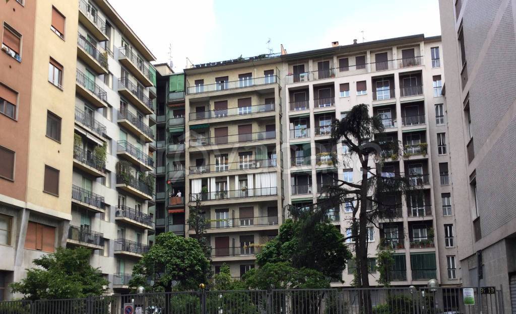 Appartamento in vendita a Milano viale Teodorico, 19