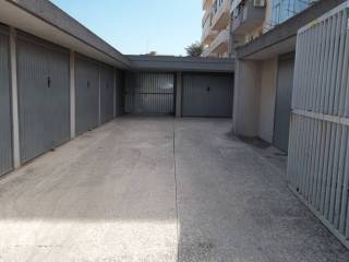 Garage in vendita a lecce 