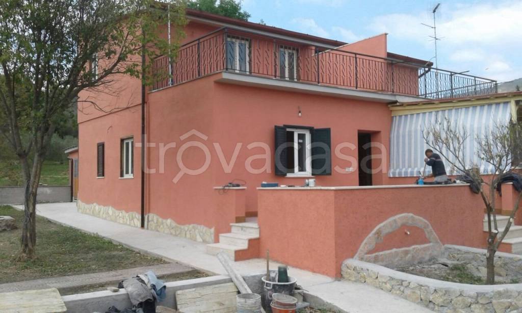 Villa Bifamiliare in in vendita da privato a Fara in Sabina via Giovanni Giudice, 10