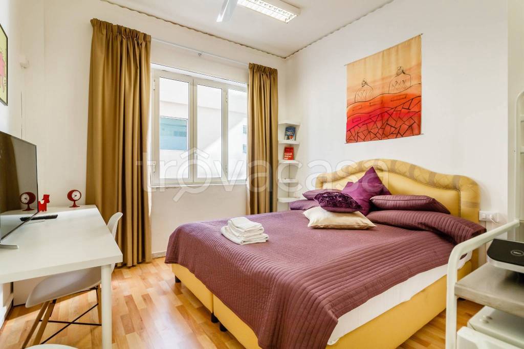 Appartamento in in affitto da privato a Napoli via Guglielmo Melisurgo, 15