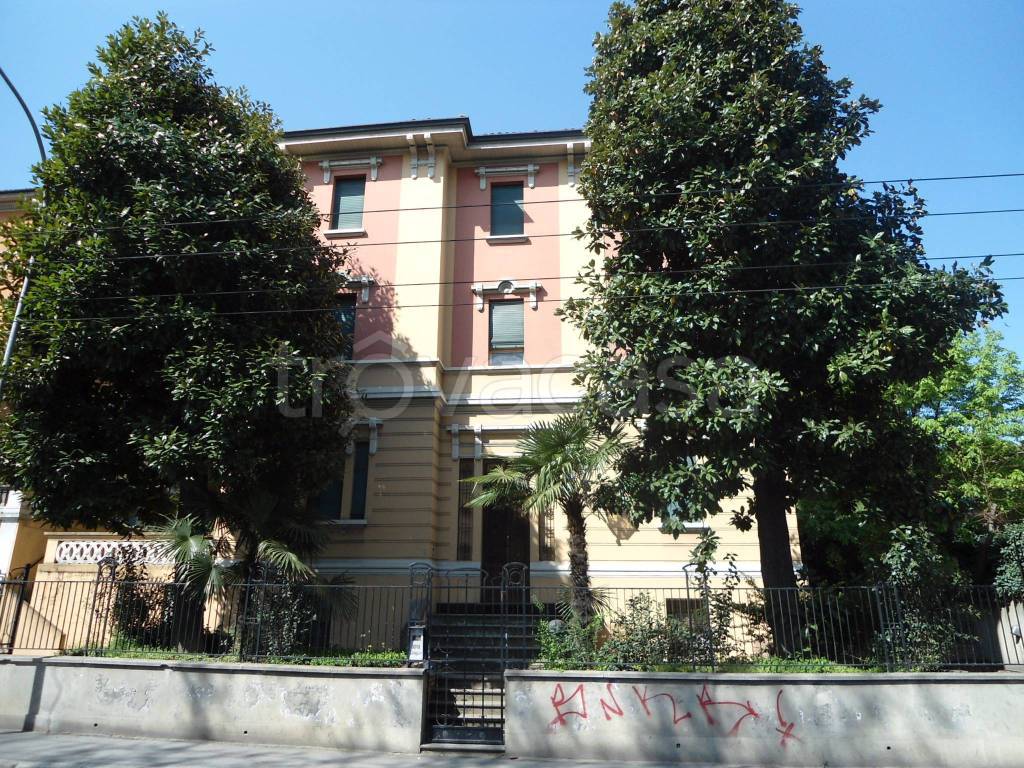 Ufficio in affitto a Bologna via Augusto Murri
