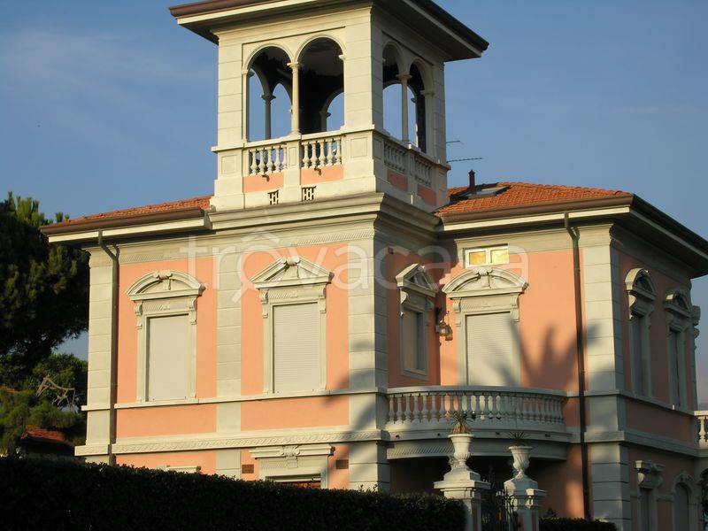 Villa in affitto a Forte dei Marmi viale Italico, 14