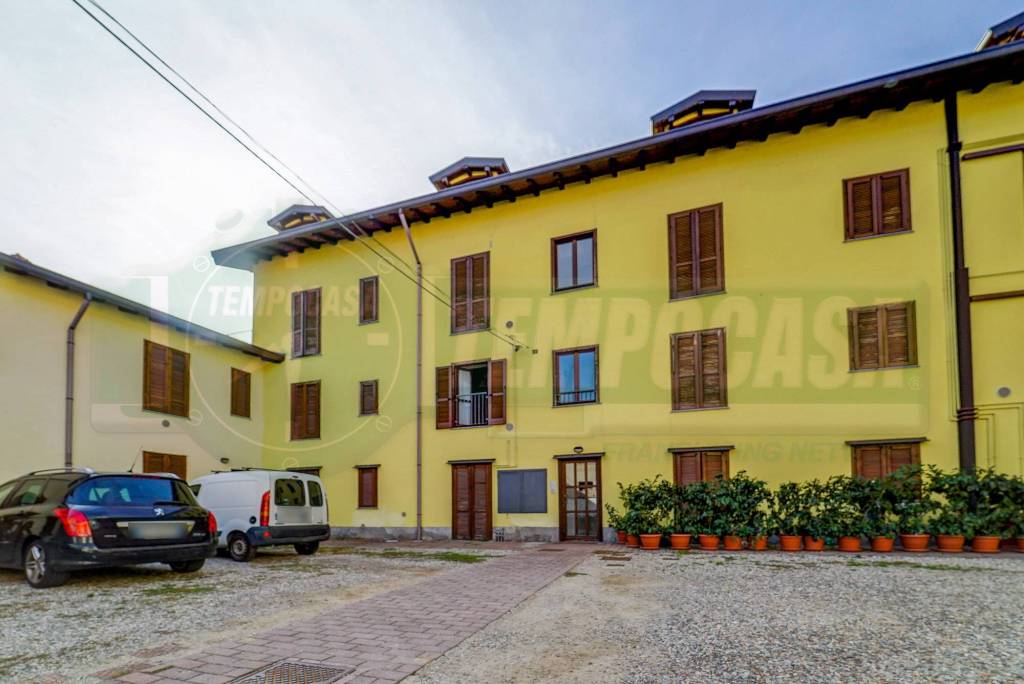 Appartamento in vendita a Lonate Ceppino via Antonio Gramsci, 3