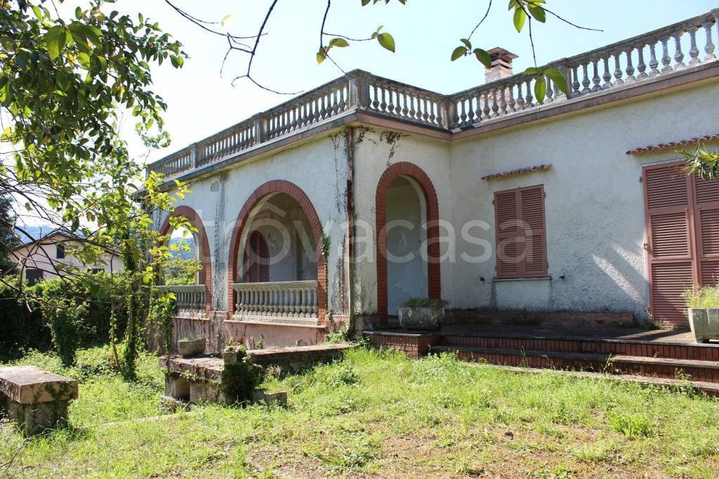 Villa in vendita a Bolano via Romana, 117