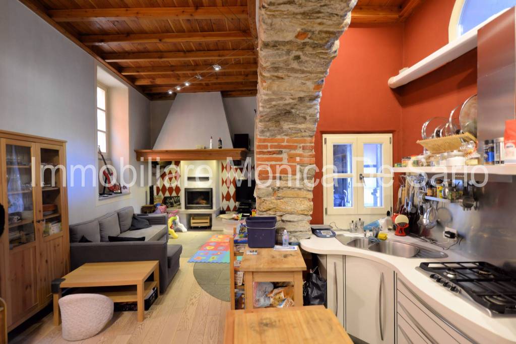 Appartamento in vendita a Cannobio via Cressini