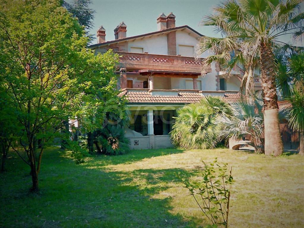 Villa Bifamiliare in in vendita da privato a Sarzana via Castellana, 15A