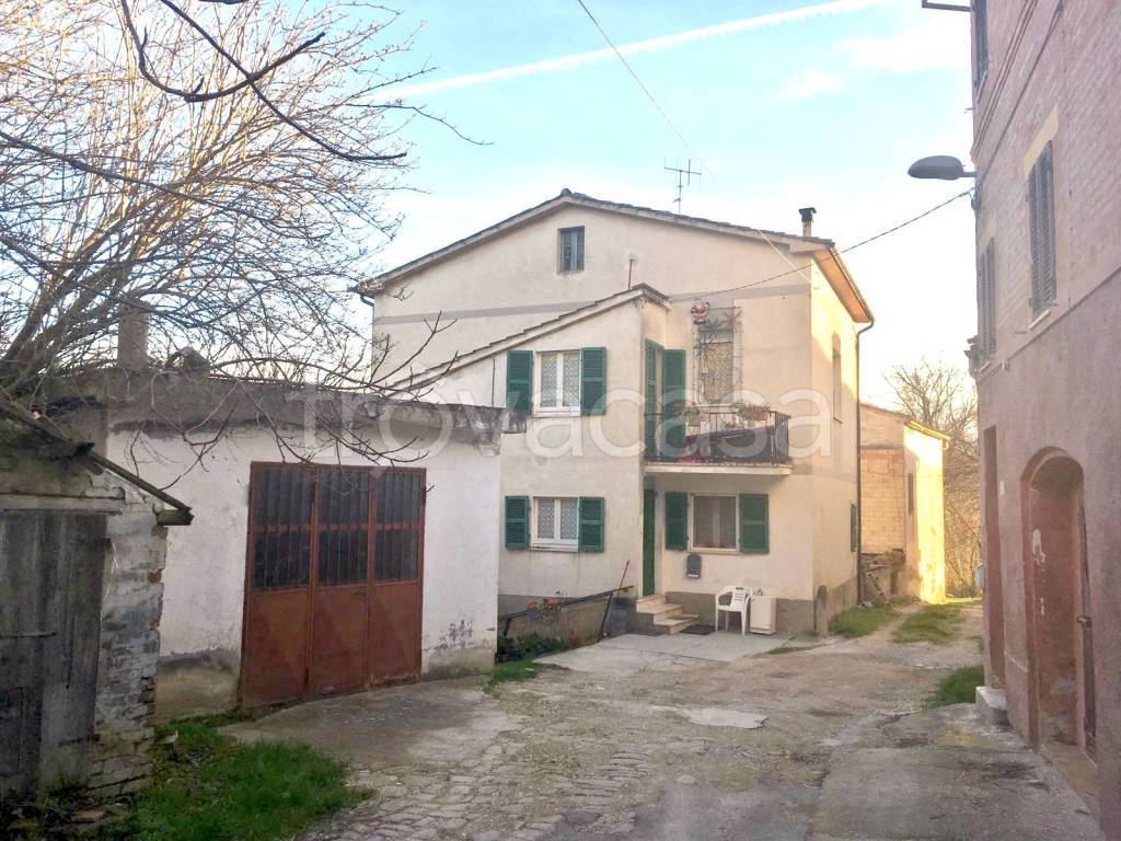Casa Indipendente in in vendita da privato a Falerone strada Faleriense a Valle, 50