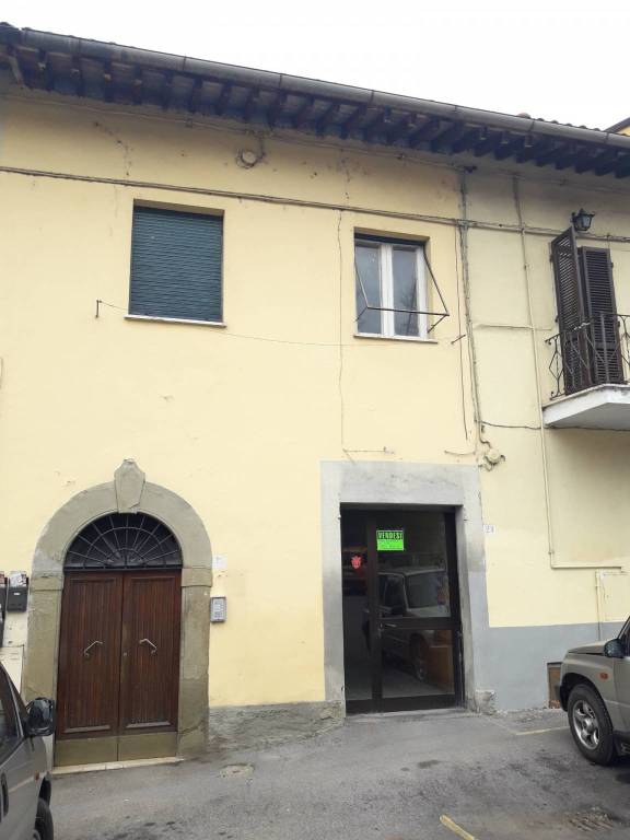 Negozio in vendita ad Arezzo località Olmo, 58