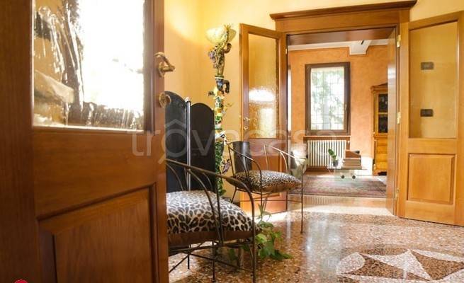 Villa in vendita a Reggio nell'Emilia montecavolo