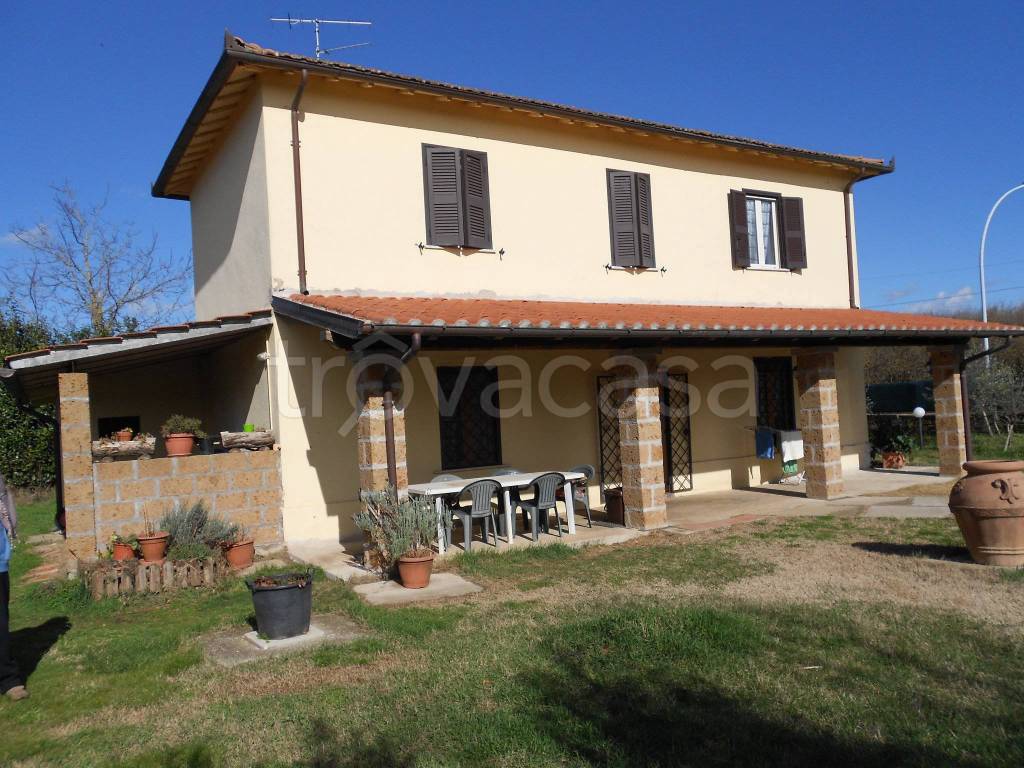 Villa in vendita a Capranica strada Provinciale Stazione di Capranica
