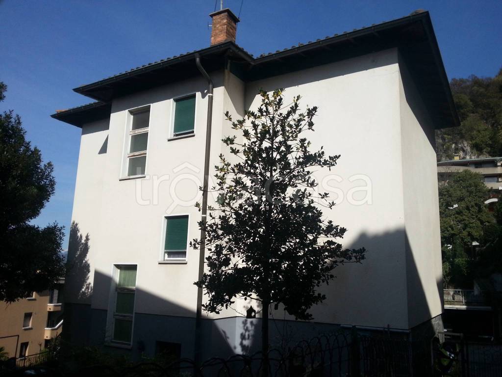 Villa Bifamiliare in in vendita da privato a Campione d'Italia via Cottima, 4