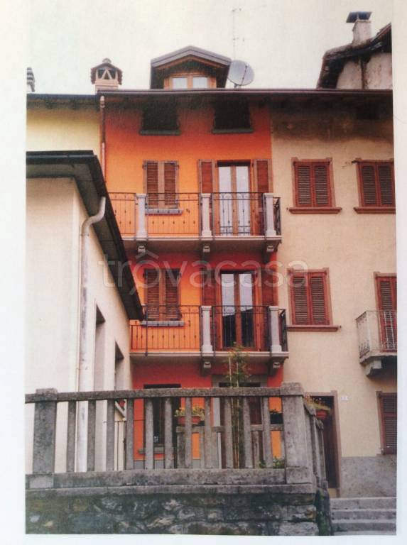 Casa Indipendente in in vendita da privato a San Giovanni Bianco viale Roma