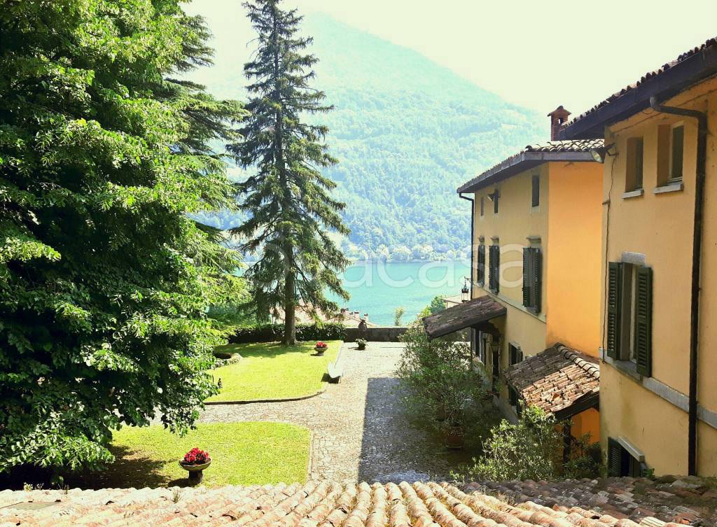 Villa Bifamiliare in vendita a Ranzanico via Giulio Crescenzi