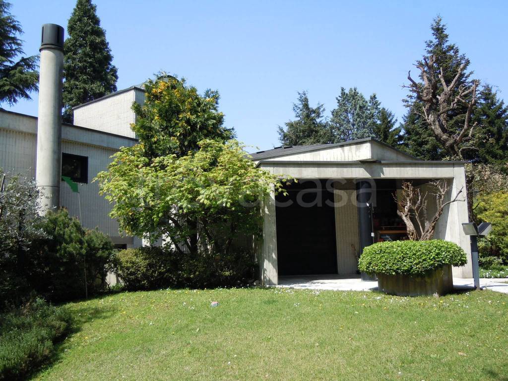 Villa in vendita a Legnano via Madonna delle Grazie