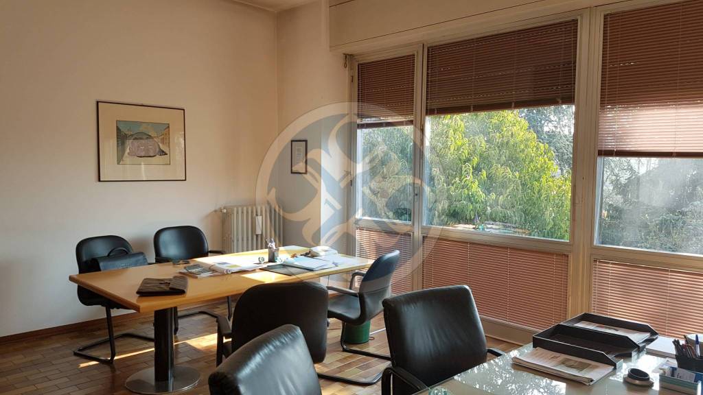 Ufficio in affitto a Vaprio d'Adda via Duca Uberto Visconti di Modrone, 1