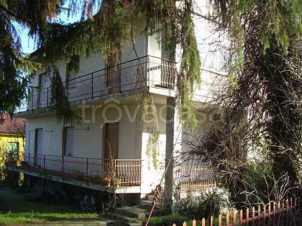 Villa Bifamiliare in vendita a Casaleggio Boiro via Martiri della Benedicta