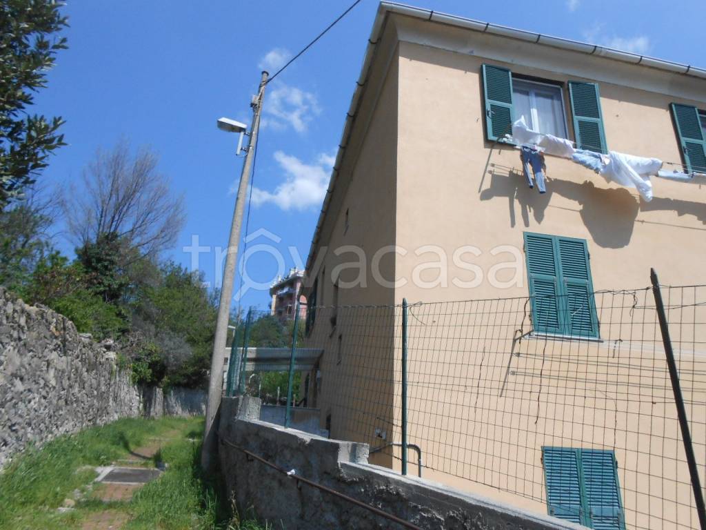 Appartamento in vendita a Genova salita Chiapparolo