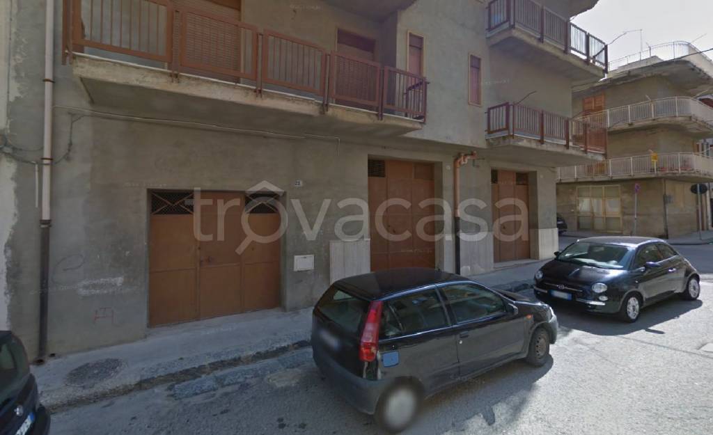 Garage in vendita a Licata via Camillo Benso di Cavour, 28