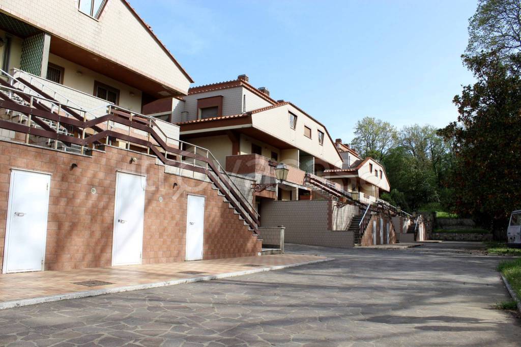 Villa Bifamiliare in vendita ad Ariccia piazzale dei Daini