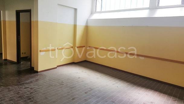 Ufficio in vendita ad Alzano Lombardo via Antonio Locatelli, 23