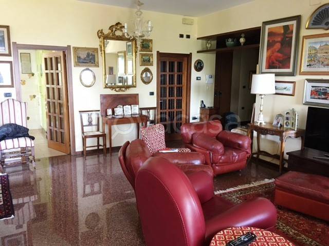 Villa in vendita a San Severino Marche sp116