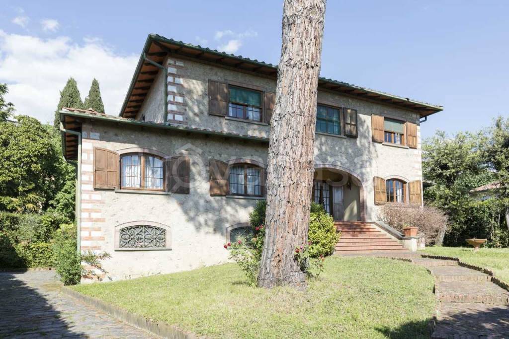 Villa in affitto a Pietrasanta via Pietro Castellacci, 30