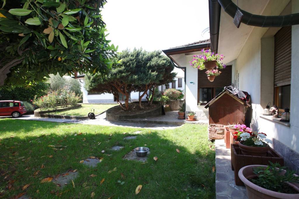 Villa Bifamiliare in vendita a Cornaredo via Gallarate