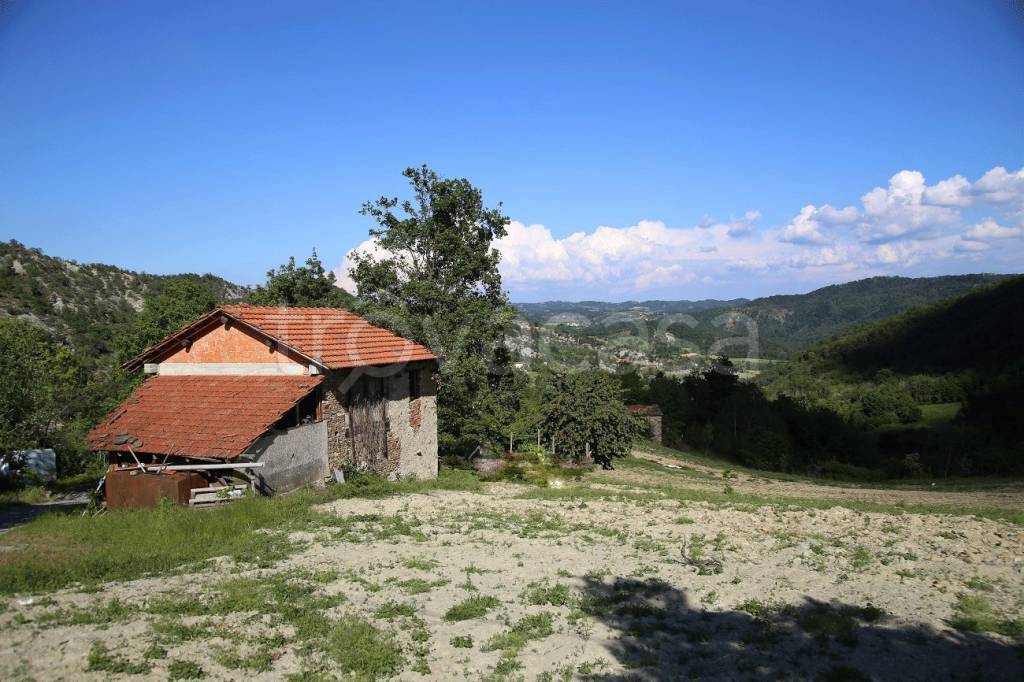 Casale in vendita a Spigno Monferrato regione Soriano