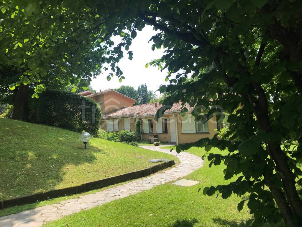 Villa a Schiera in vendita ad Almenno San Bartolomeo