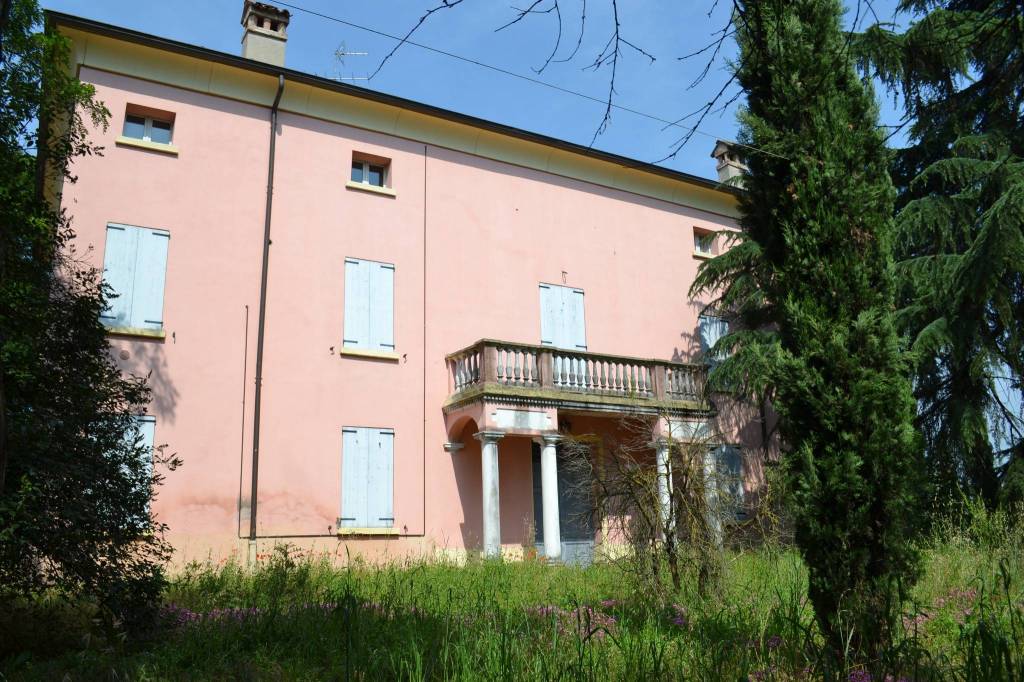 Villa in vendita a Vignola viale Giuseppe Mazzini, 4