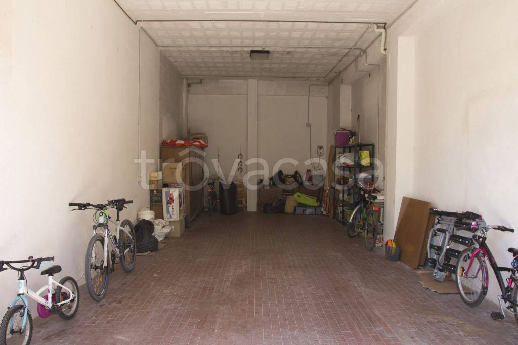 Garage in vendita a Ostra Vetere via Portone, 8