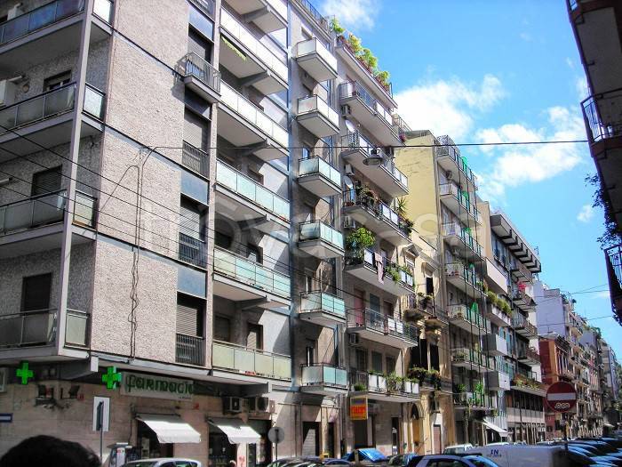 Appartamento in affitto a Bari via Principe Amedeo, 230