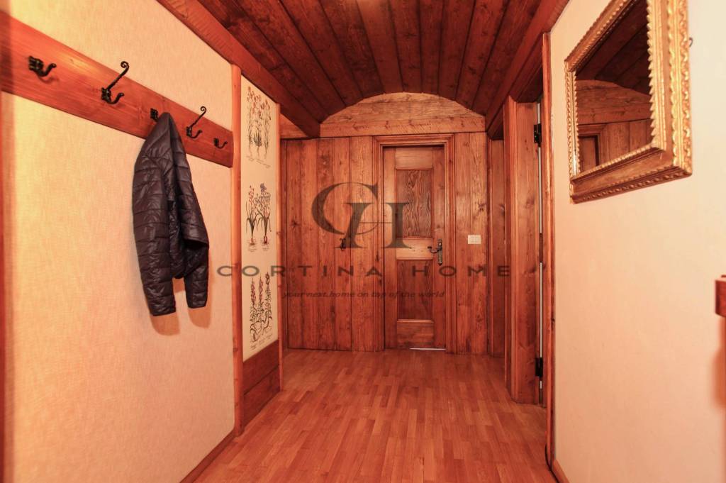 Appartamento in affitto a Cortina d'Ampezzo via Verocai, 115