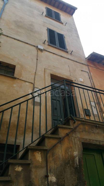 Appartamento in vendita a Tuscania via Rivellino
