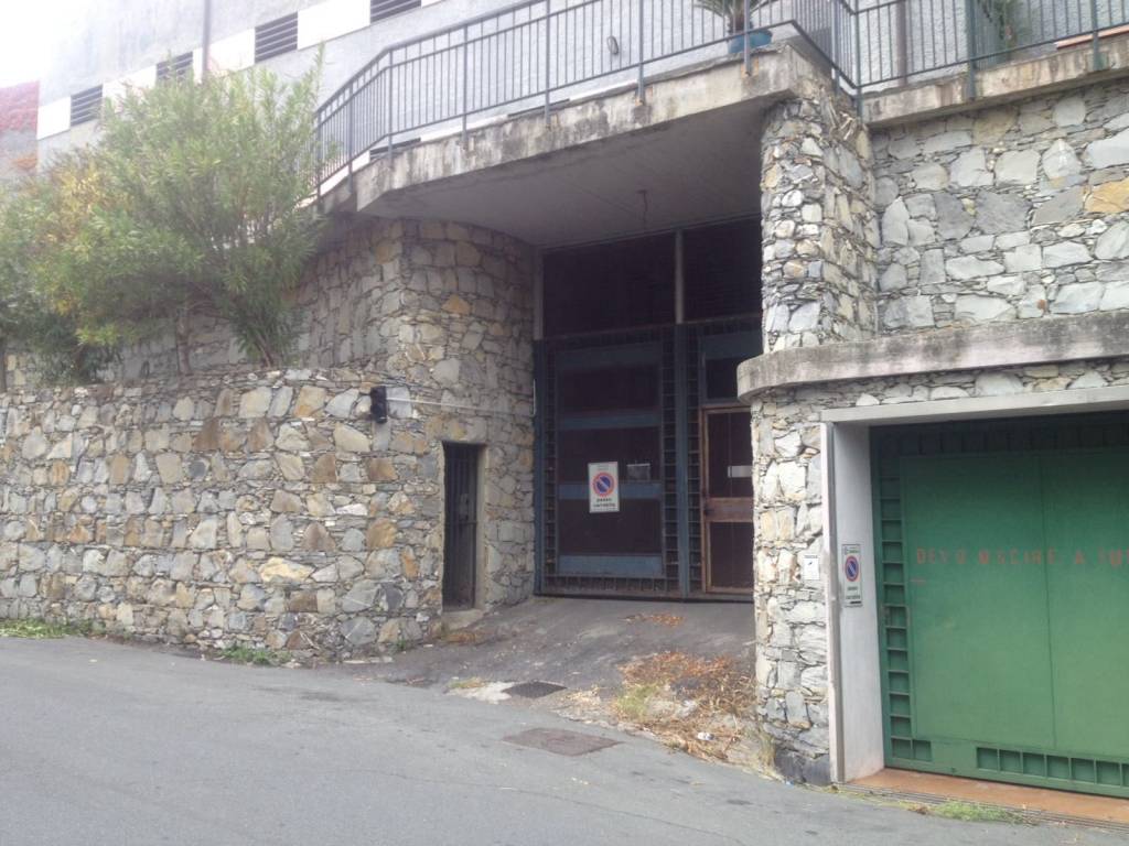 Garage in vendita a Genova via Giovanni Trossarelli
