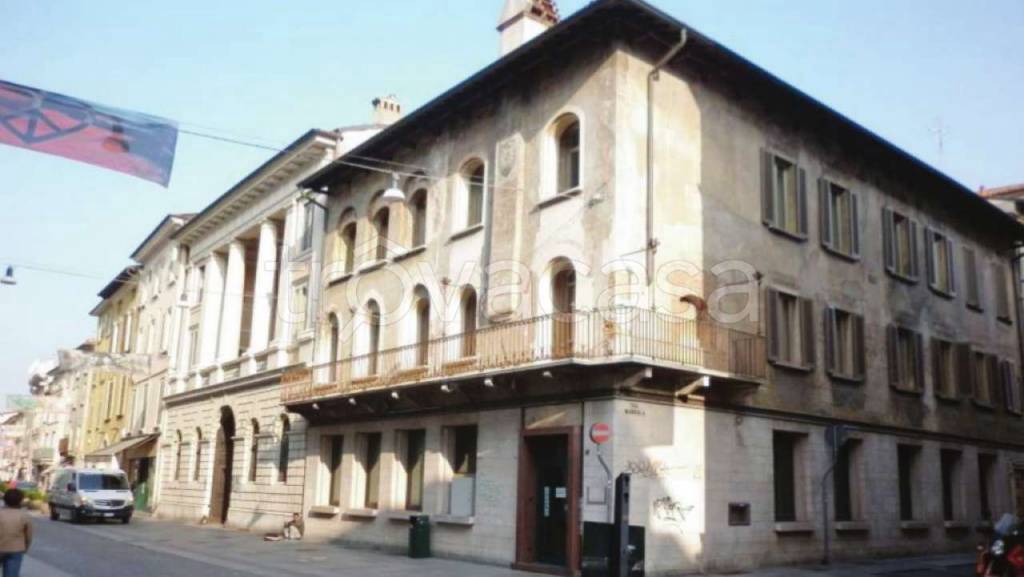 Filiale Bancaria in vendita a Brescia corso Garibaldi 14